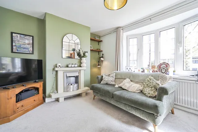 Rylands Avenue, Gilstead, BD16, photo 1