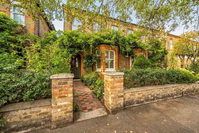 Frances Road, Windsor, photo 1