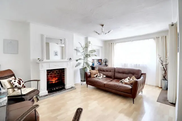 Station Road, E17, photo 1