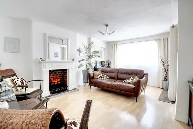 Station Road, E17, photo 3