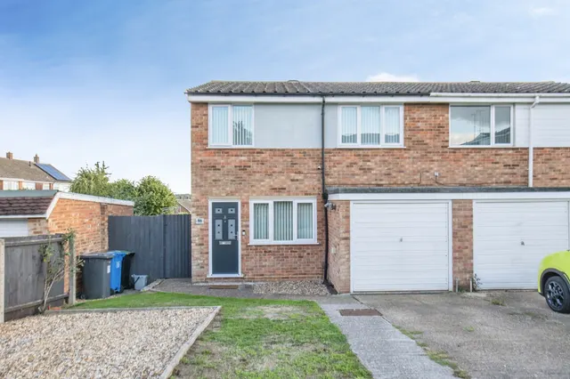 Holcombe Crescent, Ipswich, photo 1