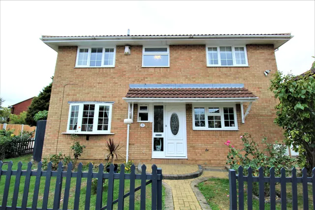 Photo 2 — Medlar Road, Grays, Essex, RM17 6TU