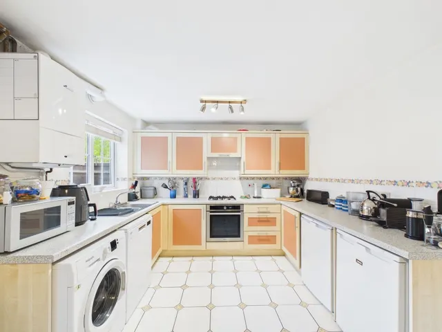 Paddick Drive, Lower Earley, RG6, photo 2