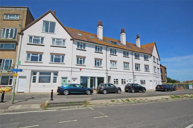 Marine Drive, Barton on Sea, photo 1