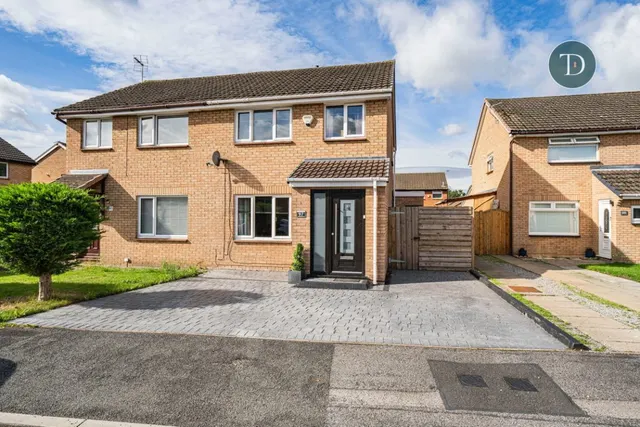 Blackthorne Avenue, Whitby, CH66 2XA, photo 1