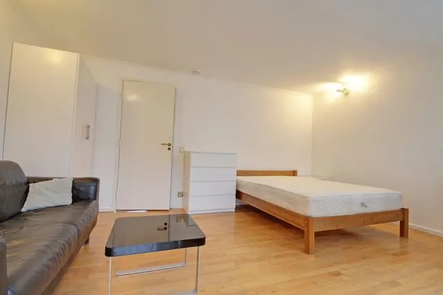 Queen of Denmark Court Surrey Quays, SE16, photo 2