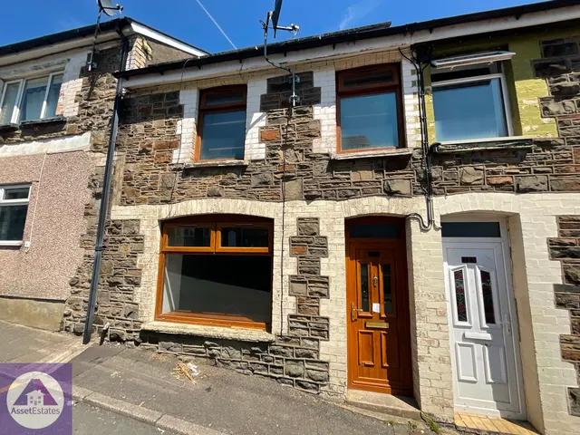 Victoria Street, Abertillery, photo 1