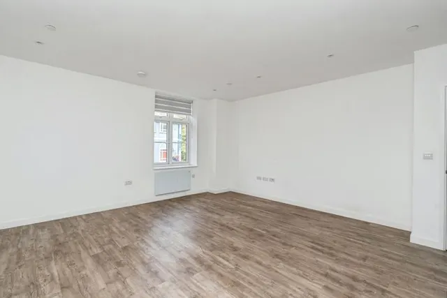 Cambridge Court, Camberley, GU15, photo 2