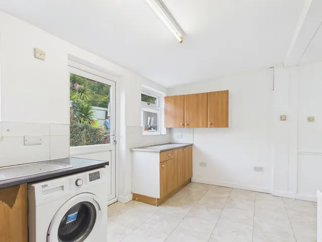 Hexham Road, Reading, RG2, photo 3