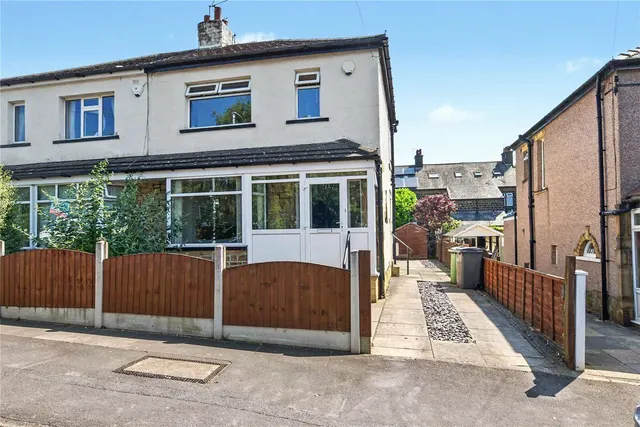 Oxford Avenue, Guiseley, LS20, photo 1