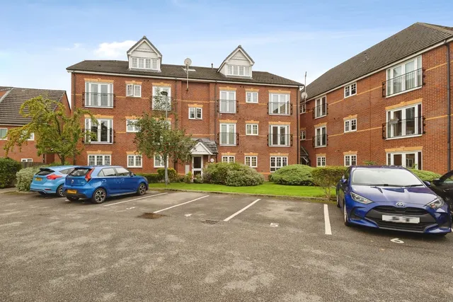Chelburn Court, Stockport, SK3, photo 1