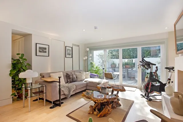 Photo 2 — Artesian Road London W2