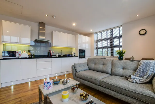 Macclesfield Road, Wilmslow, SK9, photo 2