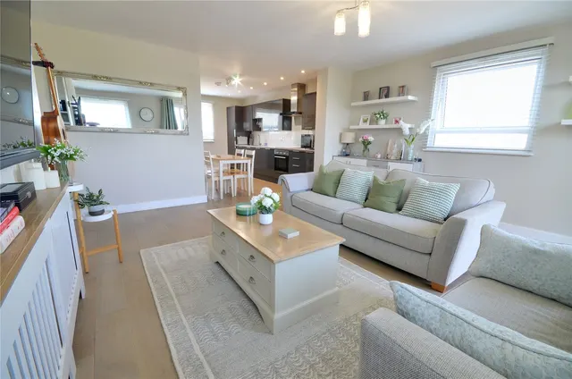 White Lion Close, East Grinstead, RH19, photo 1