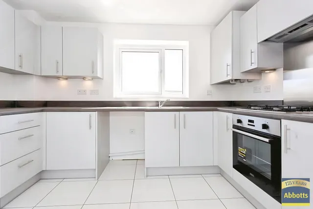 Eagle Way, CB24, photo 2