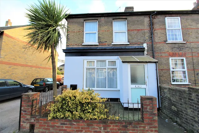London Road, Grays, Essex, RM17 5YP, photo 1