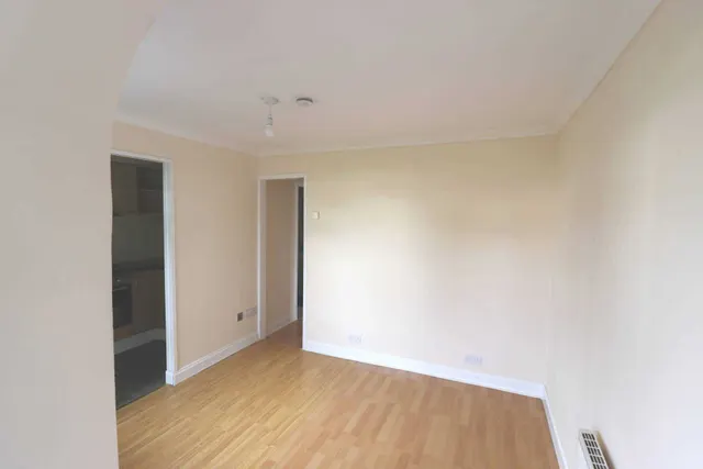 Photo 3 — Dashwood Avenue, High Wycombe, HP12 3EB