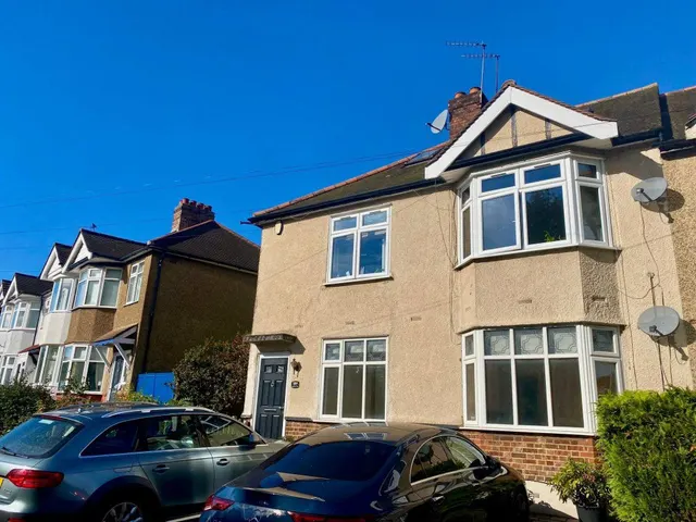 Buckhurst Way, Buckhurst Hill, IG9, photo 1