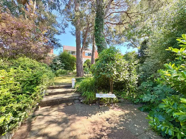 Felton Road, BH14, photo 1