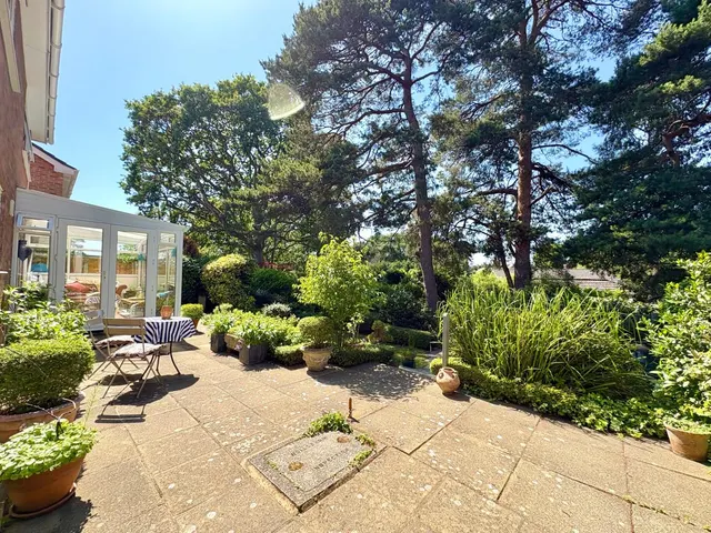 Felton Road, BH14, photo 3