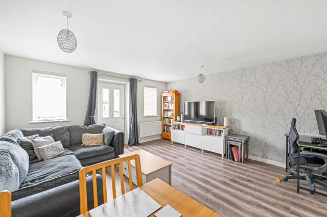 Waring Crescent, Aston Clinton, HP22, photo 3