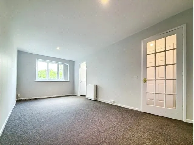 Firs Avenue, Windsor, SL4, photo 2