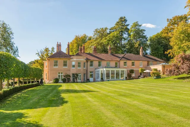 Crossways, Kintbury, Hungerford, Berkshire, RG17 9SU, photo 1