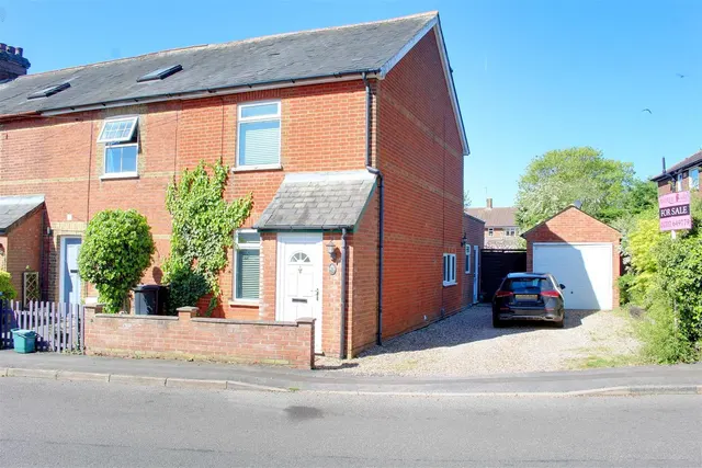 Holloways Lane, Welham Green AL9 7NR, photo 1