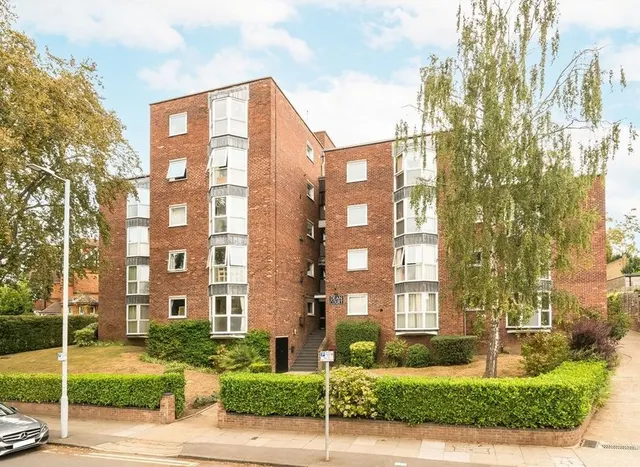 Queens Road, Kingston Upon Thames, KT2, photo 1