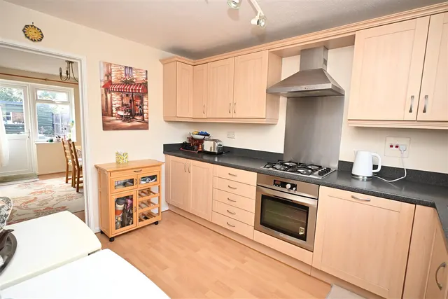 Montserrat Road, Basingstoke, photo 3