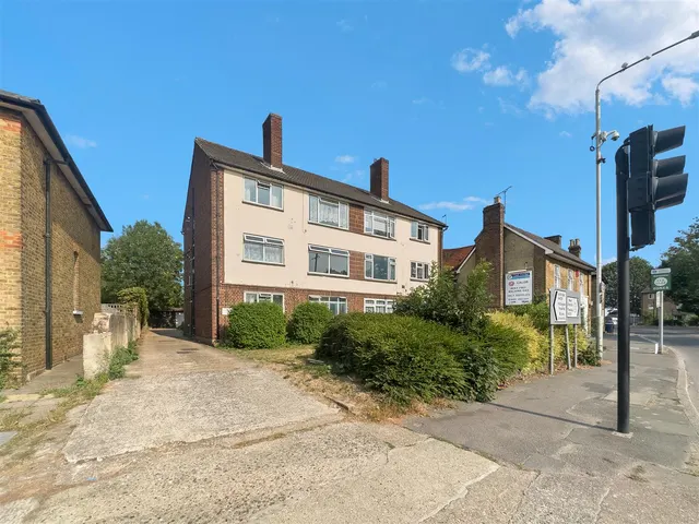 High Street, Cowley, photo 1
