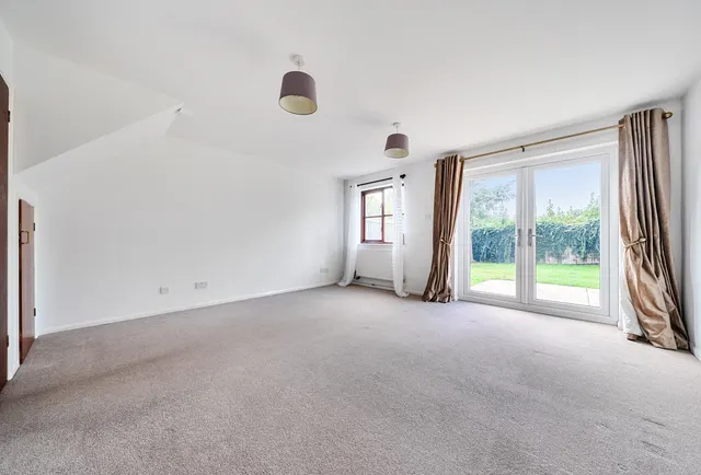 Photo 3 — Saxon Close, Kent, Otford, TN14 5LZ