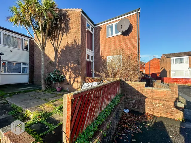 Dickinson Close, Bolton, BL1 3TQ, photo 1