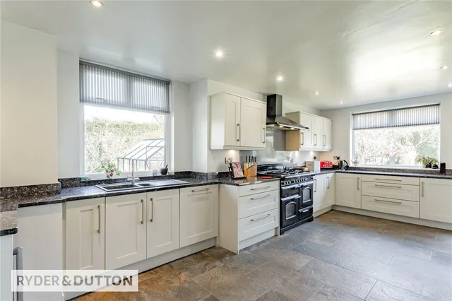 Currier Lane, Ashton-under-Lyne, OL6, photo 2