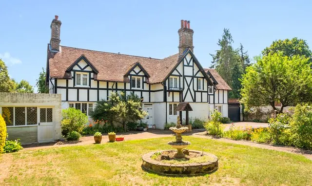 Epsom Road, Ashtead, KT21, photo 1