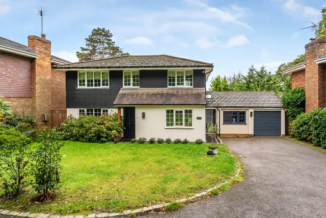 Wanborough Lane, Cranleigh, GU6, photo 1