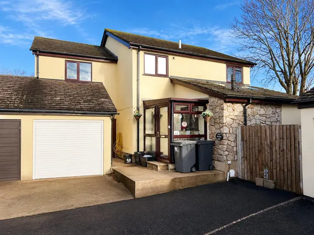 Alma Road, Brixham, photo 2