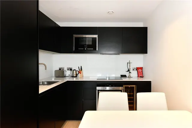 Wood Street, St Pauls, EC2Y, photo 2