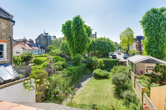 Ellerker Gardens, Richmond, TW10, photo 2