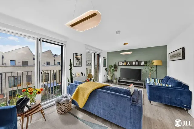 Peloton Avenue, London, E20, photo 1