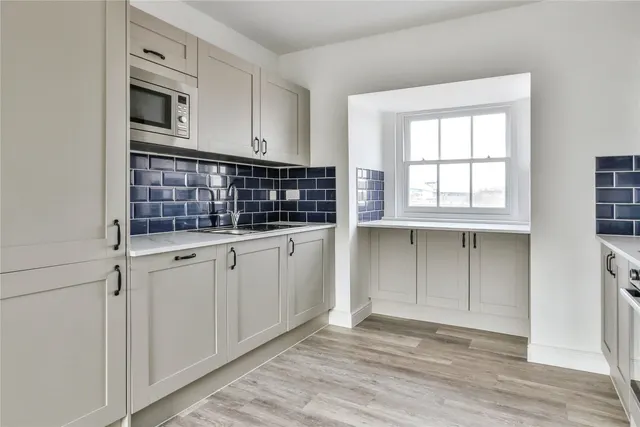 High Street, Poole, BH15, photo 3