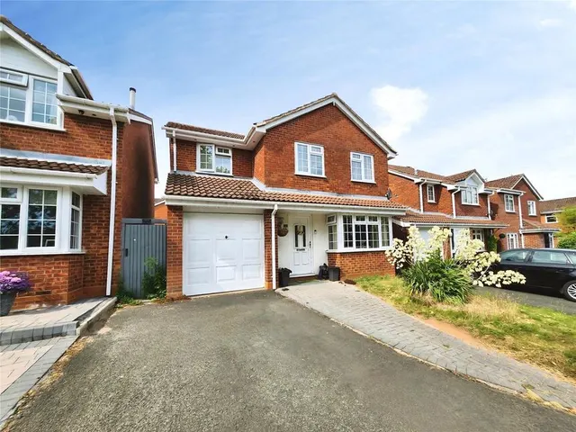 Buchan Close, Galley Common, Warwickshire, CV10, photo 1