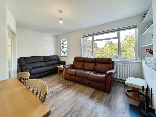 Cheshire Close, Salisbury, SP2, photo 2