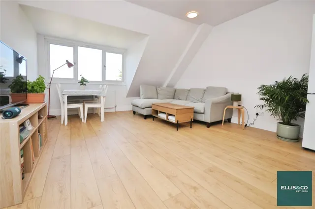 Hendon Lane, Finchley, N3, photo 2