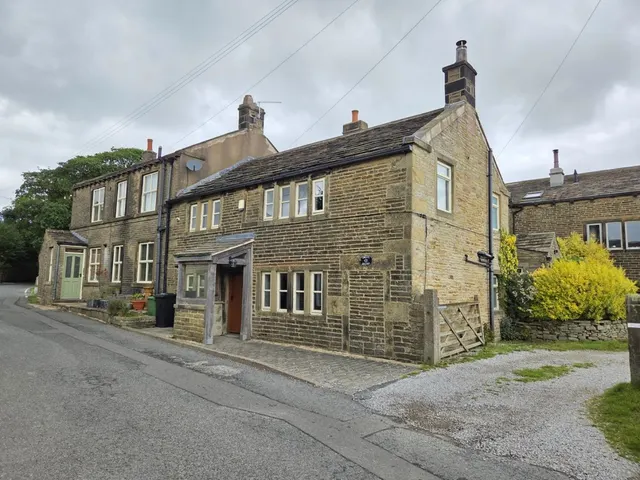 Wickens Lane , Upperthong, photo 1