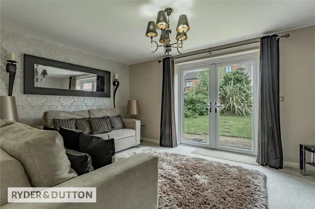 Halifax Road, Hamer, OL16, photo 3