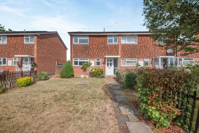 3 bedroom property — Oakfields Close, Ecchinswell, Newbury, Berkshire, RG20 4UT