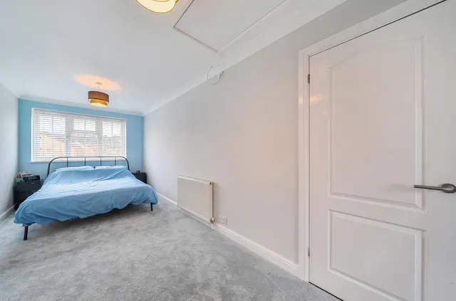 Cowley Avenue, Worcester Park, DA9, photo 2