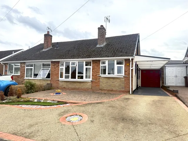 Hornbrook Road, Burton-On-Trent, DE13, photo 1