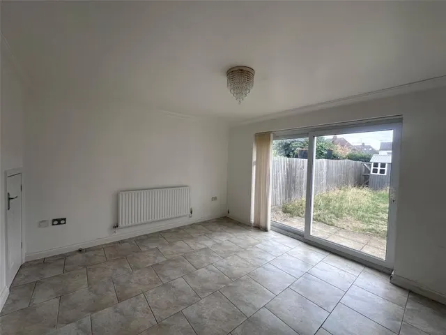 Tavistock Street, Bletchley, MK2, photo 3